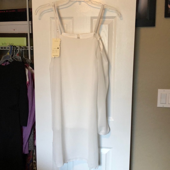 White Long-Sleeved Mini Dress 🎀NWT🎀 - Picture 1 of 5